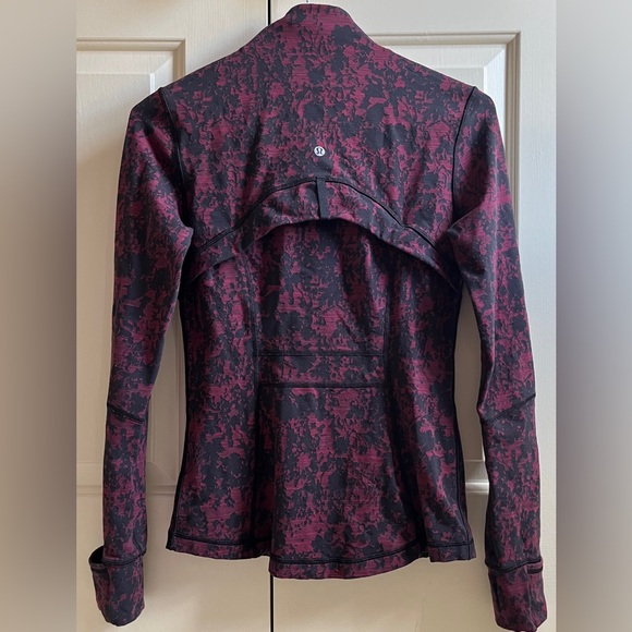 🍒LULULEMON DEFINE Jacket sz 8 SCATTER BLOSSOM JACQUARD Black/Garnet Red *LUON - Picture 3 of 8